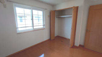 フォーシーズンズC棟【洋室】