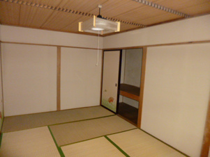 小樽市末広町の中古一戸建【和室】2016年９月撮影　洗濯機置場