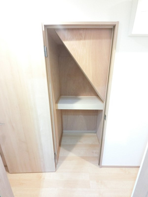 階段下の収納です