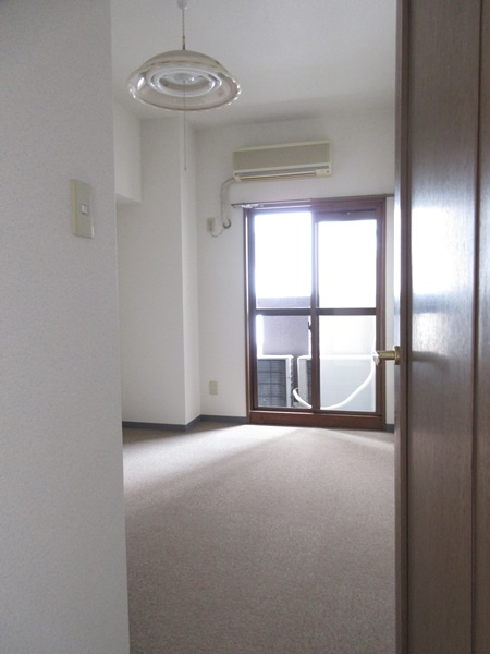 サンハウス小牧駅西【洋室】