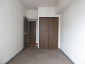 サンハウス小牧駅西【洋室】