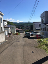 小樽市幸３丁目の売地【前面道路含む現地写真】