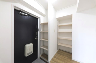 八幡マンション【玄関】