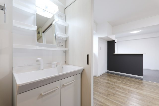 八幡マンション【独立洗面台】