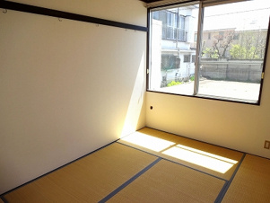 岡谷市本町３丁目のアパート【居間・リビング】和室６帖