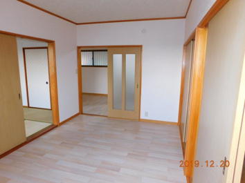 エステートピア　ムラカミ【洋室】