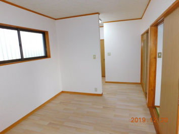 エステートピア　ムラカミ【居間・リビング】