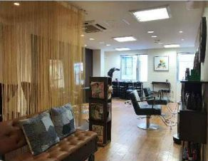 大人気 北浜 横堀川 専用階段付き2階 美容室居抜き 約11 2坪 大阪の貸店舗 Stage Faceへ