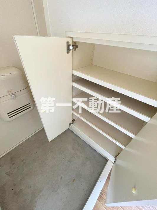 西脇市郷瀬町のアパート【収納】シューズボックス