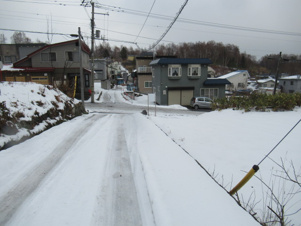 小樽市長橋５丁目の売地【前面道路含む現地写真】
