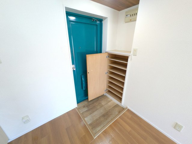 カサブランカ【玄関】シューズＢＯＸ付