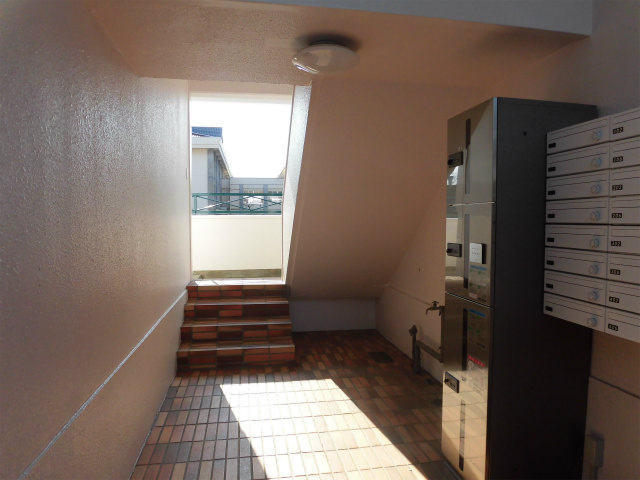 カサブランカ【エントランス】エントランス入口付近の様子