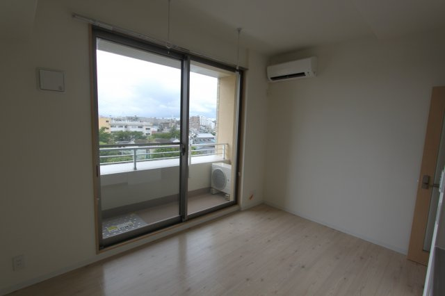 ヴィラルーチェ【洋室】