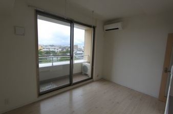 ヴィラルーチェ【洋室】