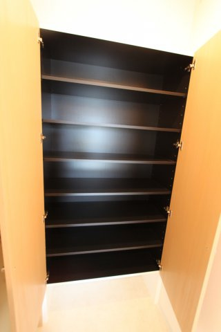 ヴィラルーチェ【玄関】