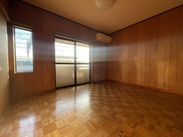 清須市土器野北中野　中古戸建【洋室】