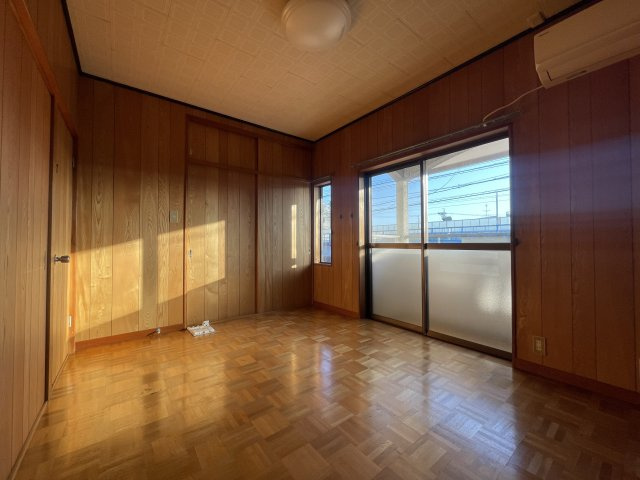 清須市土器野北中野　中古戸建【洋室】