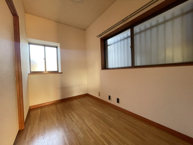 清須市土器野北中野　中古戸建【洋室】