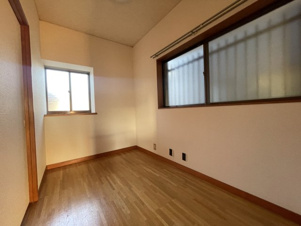清須市土器野北中野　中古戸建【洋室】