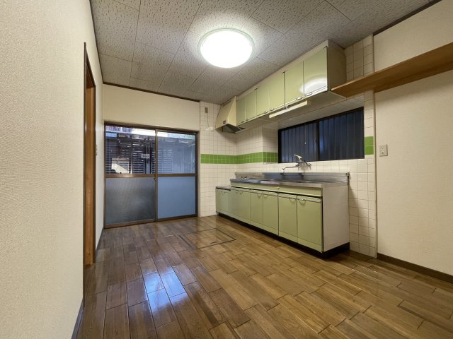 清須市土器野北中野　中古戸建【キッチン】