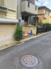 K10548-衣笠【前面道路含む現地写真】