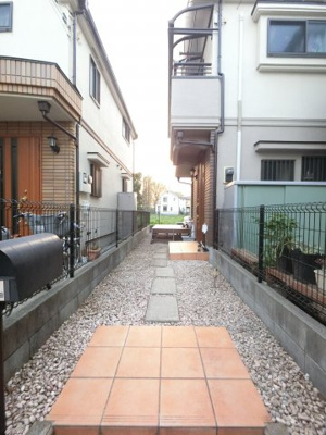 玄関までのアプローチ
