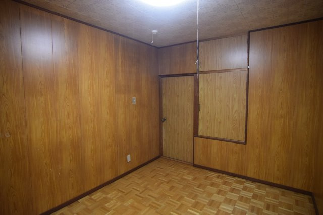 勝川貸家【洋室】