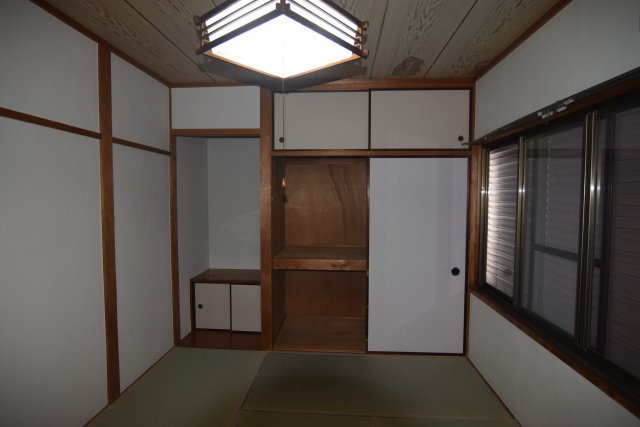 勝川貸家【収納】