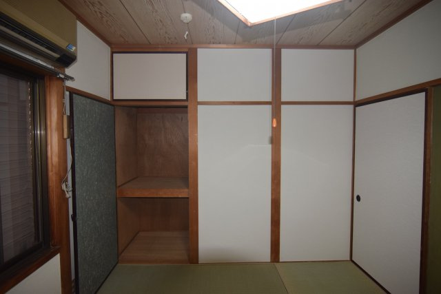 勝川貸家【収納】