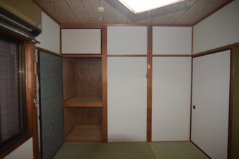 勝川貸家【収納】