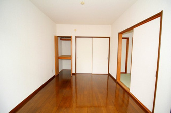 グランデージ【その他】収納は上部棚付き