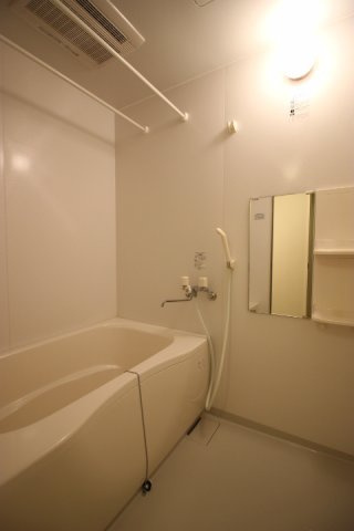 ラーク松代【浴室】日々の疲れを癒すお風呂付です