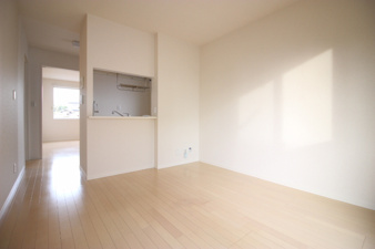 ラーク松代【居間・リビング】使いやすい居間です