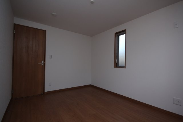 ポプラ・Ⅱ【洋室】1階洋室（1）