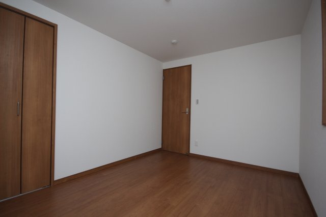 ポプラ・Ⅱ【洋室】1階洋室（1）