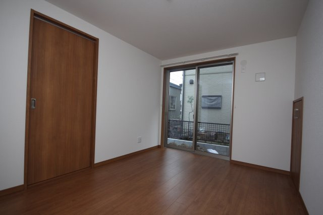 ポプラ・Ⅱ【洋室】1階洋室（2）