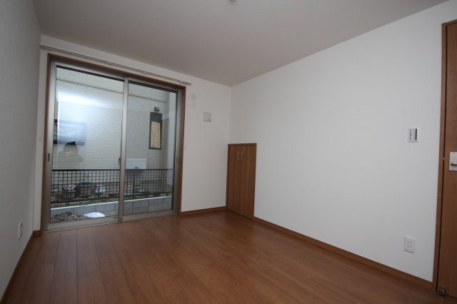 ポプラ・Ⅱ【洋室】1階洋室（2）