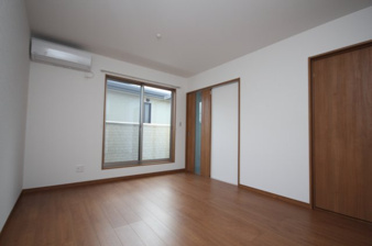 ポプラ・Ⅱ【居間・リビング】2階LDK