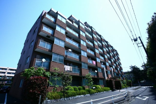 オートロック・エレベーター完備の賃貸マンションです！
【入居日から１か月間家賃無料キャンペーン実施中♪】