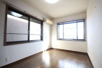 桶川泉2丁目戸建【洋室】2F　東側洋室（1）