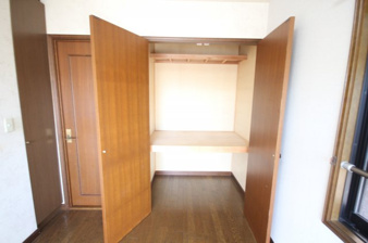 桶川泉2丁目戸建【収納】2F　東側洋室（収納）
