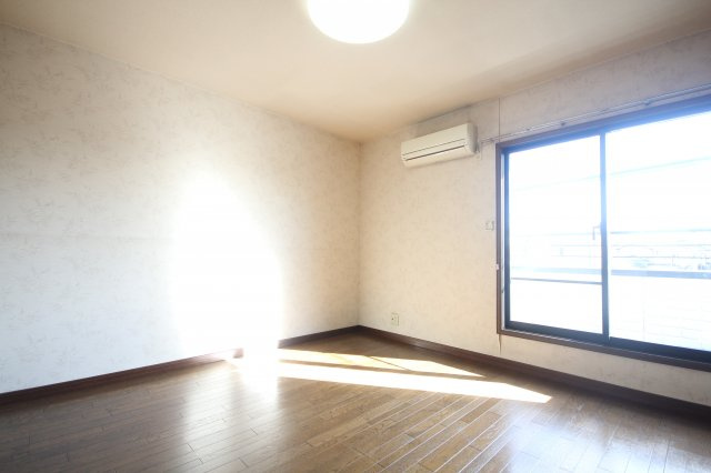 桶川泉2丁目戸建【洋室】2F　中央洋室（1）