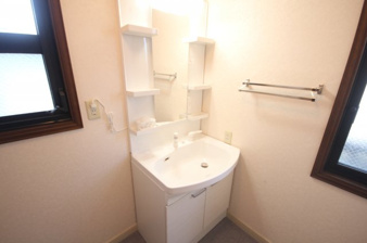 桶川泉2丁目戸建【独立洗面台】シャンプードレッサー