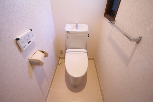 桶川泉2丁目戸建【トイレ】1階　トイレ