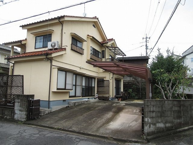前面道路幅もしっかりと６メートルとれ、見通しも良く、安心な道路です。
