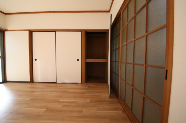 コーポローゼン【収納】洋室収納