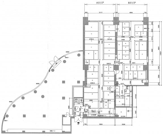 収益物件 トランクルール＆店舗【間取り】右がレンタル収納部、左が店舗部