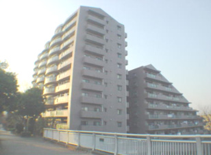 収益物件 トランクルール＆店舗【外観】マンション全体