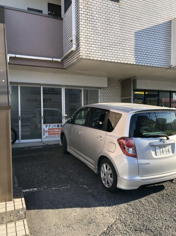 鴻巣市鴻巣の事務所【駐車場】
