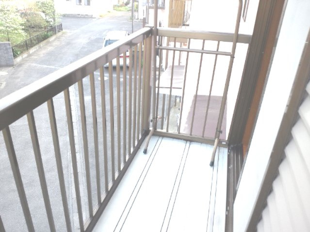 高林テラスハウス【バルコニー】暖かな日差しのふりそそぐバルコニー